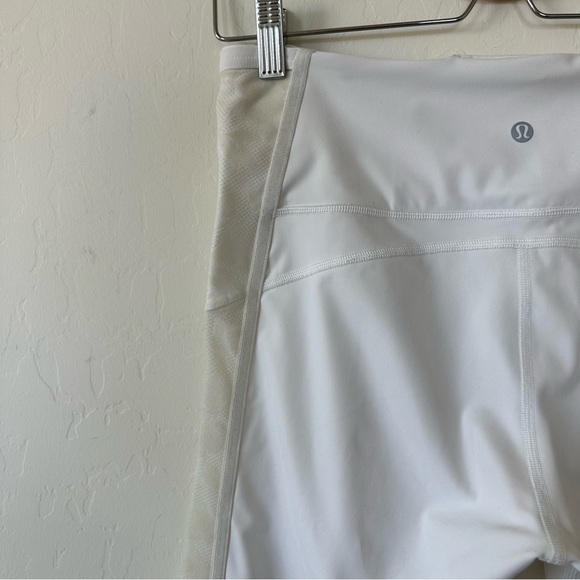 Lululemon Wunder Under HR Crop Flocked White Floral Velvet Mesh Leg Size 10 - Picture 9 of 11